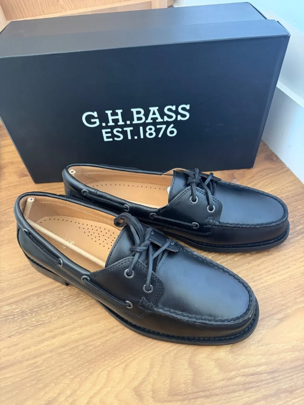 G.H. Bass Regatta Boat Shoes Black Leather Men’s Size 10.5 NIB New in Box